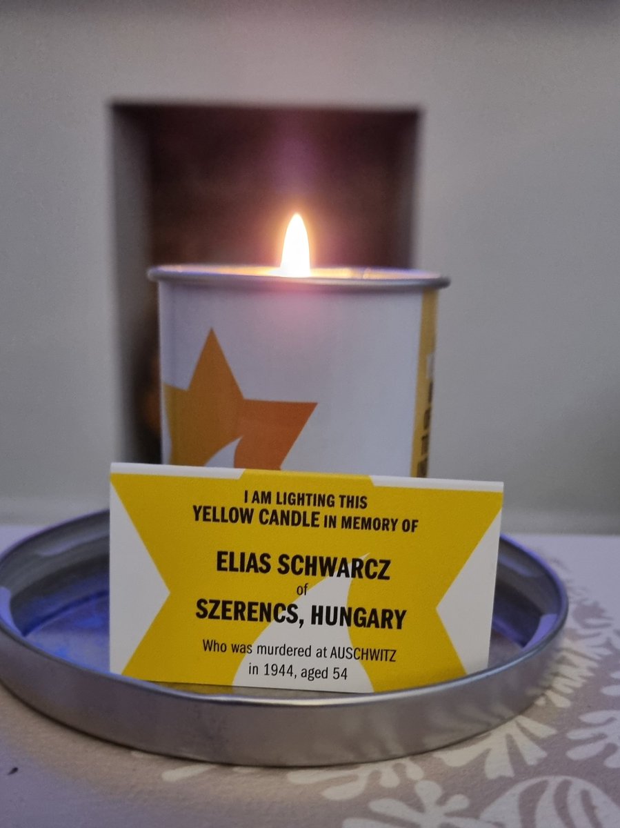 Lighting a #yellowcandle in memory of Elias Schwarcz, murdered at Auschwitz 
<a href="/YellowCandleUK/">Yellow Candle</a> <a href="/yomhashoahuk/">Yom HaShoah UK</a>
#YomHashoah