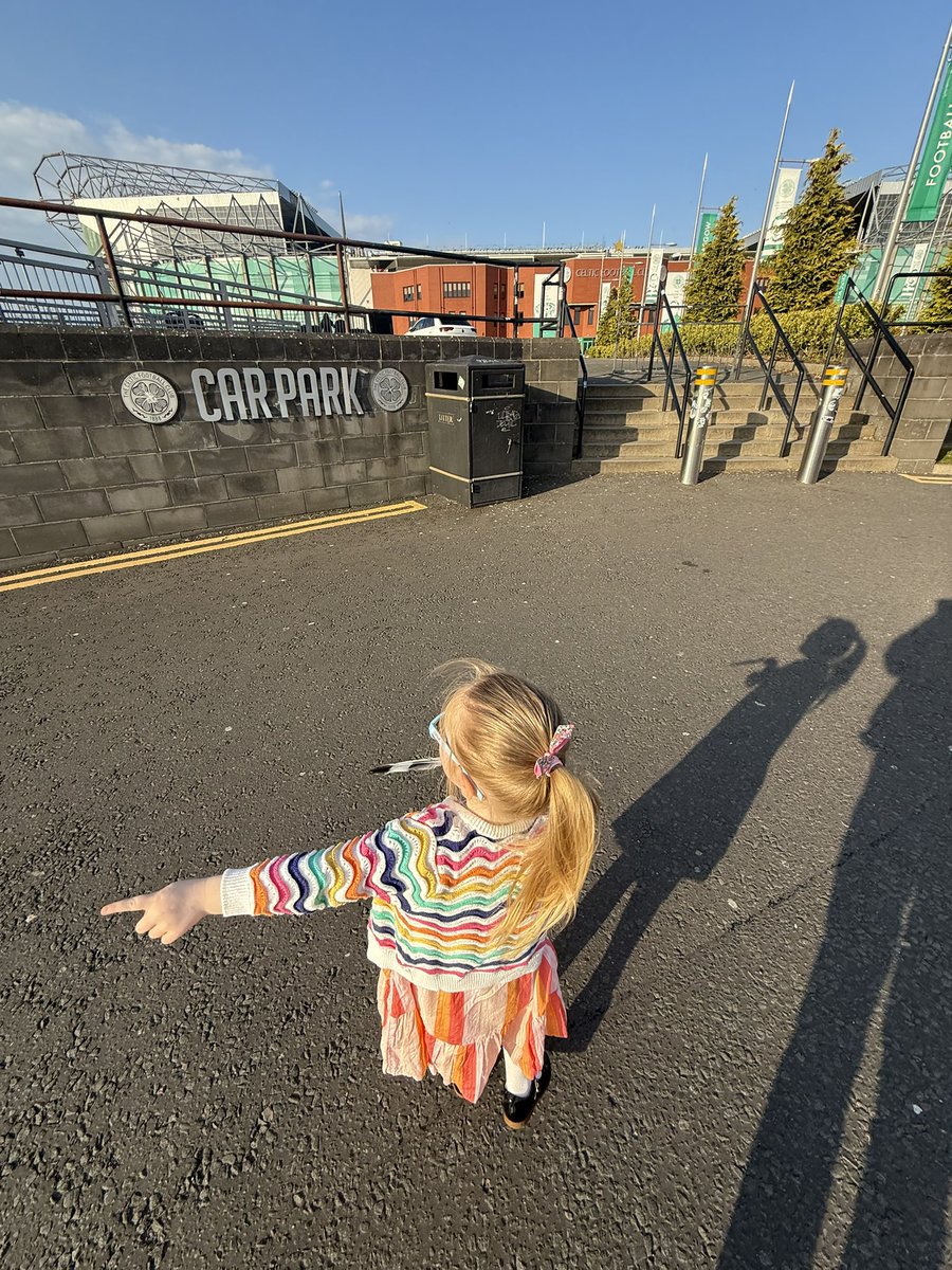 mrloafy's tweet image. Off to a special event tonight with this little one
See you soon @McLaughlin_1888 @KenRoss67