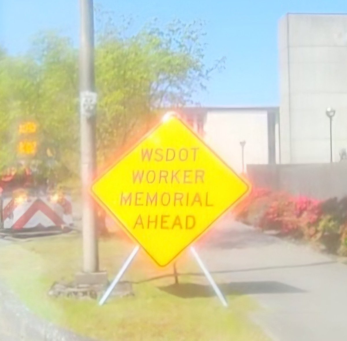 BarbaraLaBoe's tweet photo. Going #Orange4Safety at WSDOT - today and every day please help keep our road crews safe! https://t.co/mQza7eMQa7