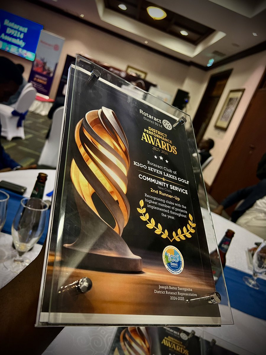 Rac7lakeskigo's tweet photo. We Have Scooped over 3 Awards at the District Rotaract Assembley and Awards . 

1. Social Media award 

 Recognising outstanding use of social media platforms by a club showcasing effective communication 

2. INNOVATION CATALYST 

Recognising a club’s proactive initiative in Fostering innovation 

3. Community service (2nd Runner Up) 

Recognising Clubs with The Highest Number of Projects implemrnted 

4. DRR’S Special Award

Our Member Warren Kyaligonza , was recognized as a rotaract champion of Humanity for his selfless service, impact and compassion for Humanity ❤️🌹

See you next Time 😁

#Kigo7lakesgolf #golfers #rotaractdistrict9214  #RotaractD9214DistrictAssembly