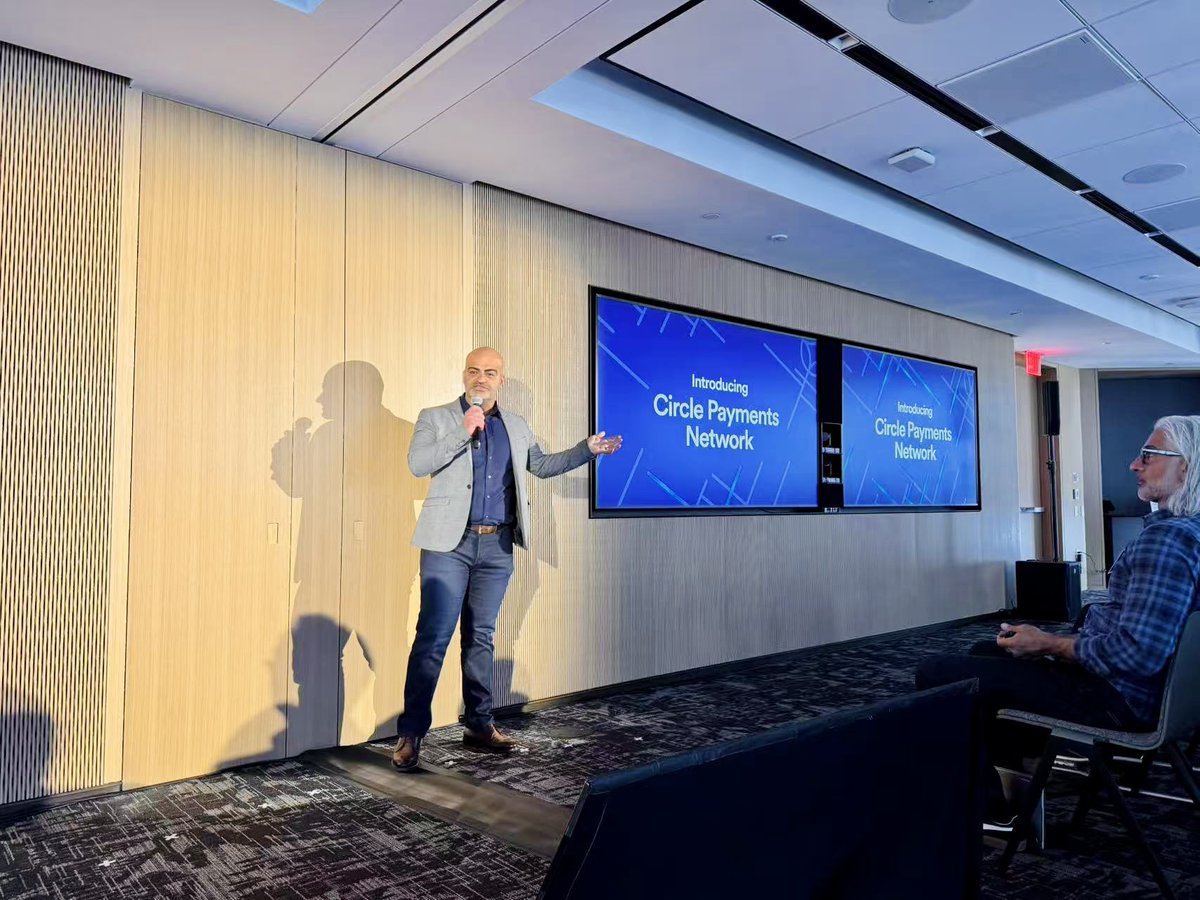 TruBit_Arg's tweet image. Participamos del lanzamiento de Circle Payments Network en NYC 🇺🇸

Una iniciativa que impulsa pagos globales más rápidos, transparentes y sin fronteras.

Gracias al equipo de @circle por liderar esta transformación. 

¡Vamos por unas finanzas más abiertas e inclusivas! 🌍💸