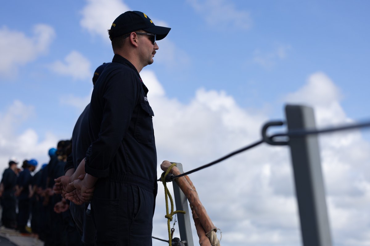 USPacificFleet's tweet image. USS Curtis Wilbur (DDG 54) pulls into Naval Base Guam, April 21, 2025. 

Part of the Nimitz CSG, Curtis Wilbur is operating in the 7th Fleet AOR, reinforcing the U.S. Navy’s commitment to a free and open Indo-Pacific. 🇺🇸⚓ #USNavy #ForwardDeployed
