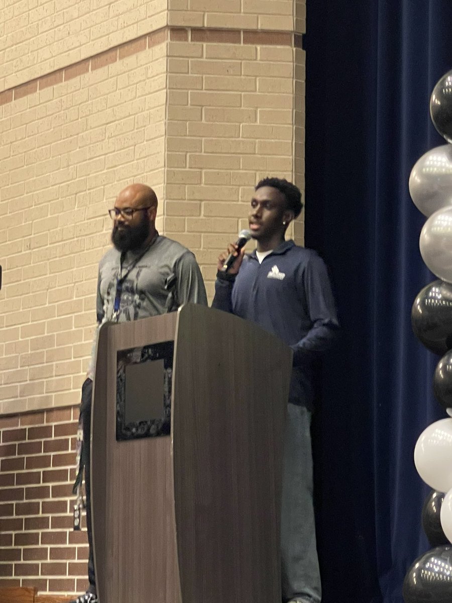 Jackson Stubbs (@jacksonstubbs4) on Twitter photo Today was school signing day at <a href="/RandleHS/">Randle High School</a>
Congrats to all the student athletes moving on to the next level, including me 🙌🏾
#SigningDay #NextChapter #RandleHS #classof2025 Today was school signing day at <a href="/RandleHS/">Randle High School</a>
Congrats to all the student athletes moving on to the next level, including me 🙌🏾
#SigningDay #NextChapter #RandleHS #classof2025