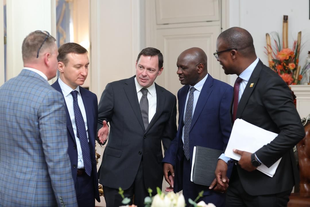 KaziboniN4091's tweet image. President @edmnangagwa welcomes senior executives from Alrosa, Russia&apos;s leading diamond mining company, during a high-level meeting at State House this afternoon.

#Engagement 
#Alrosa
#Mining
#edevolutionmedia
#Updates4ED