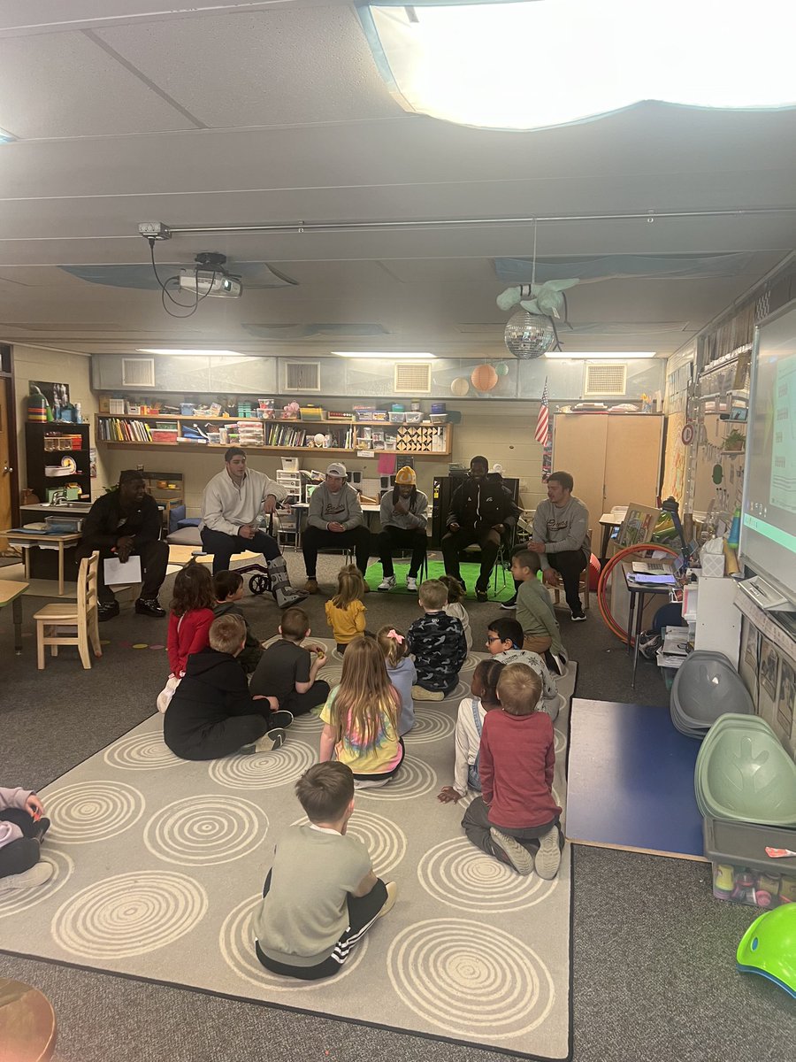 Michael Brescia (@michaelbrescia4) on Twitter photo Had a great time talking and bonding with the kids at parchment elementary! <a href="/BroncsWillReign/">Broncos Will Reign Collective</a> #BroncosReign Had a great time talking and bonding with the kids at parchment elementary! <a href="/BroncsWillReign/">Broncos Will Reign Collective</a> #BroncosReign