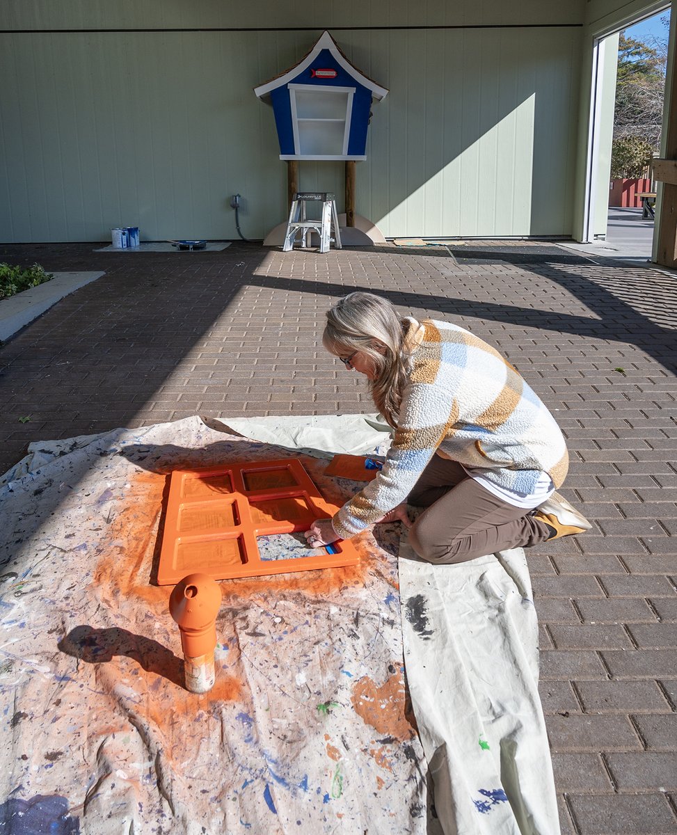 NCAquariumatPKS's tweet photo. 🌏📖️ It’s #WorldBookDay! 📚Our Little Free Library got a makeover! Staff repainted it during our closure week. We try to keep it stocked with books for all ages. Bring one to trade and take one when you visit! #LittleFreeLibrary📚 #Read📗 #GiveOneGetOne🫴 #Share👐 #ReuseBooks♻️ https://t.co/AU5pqFCFDN