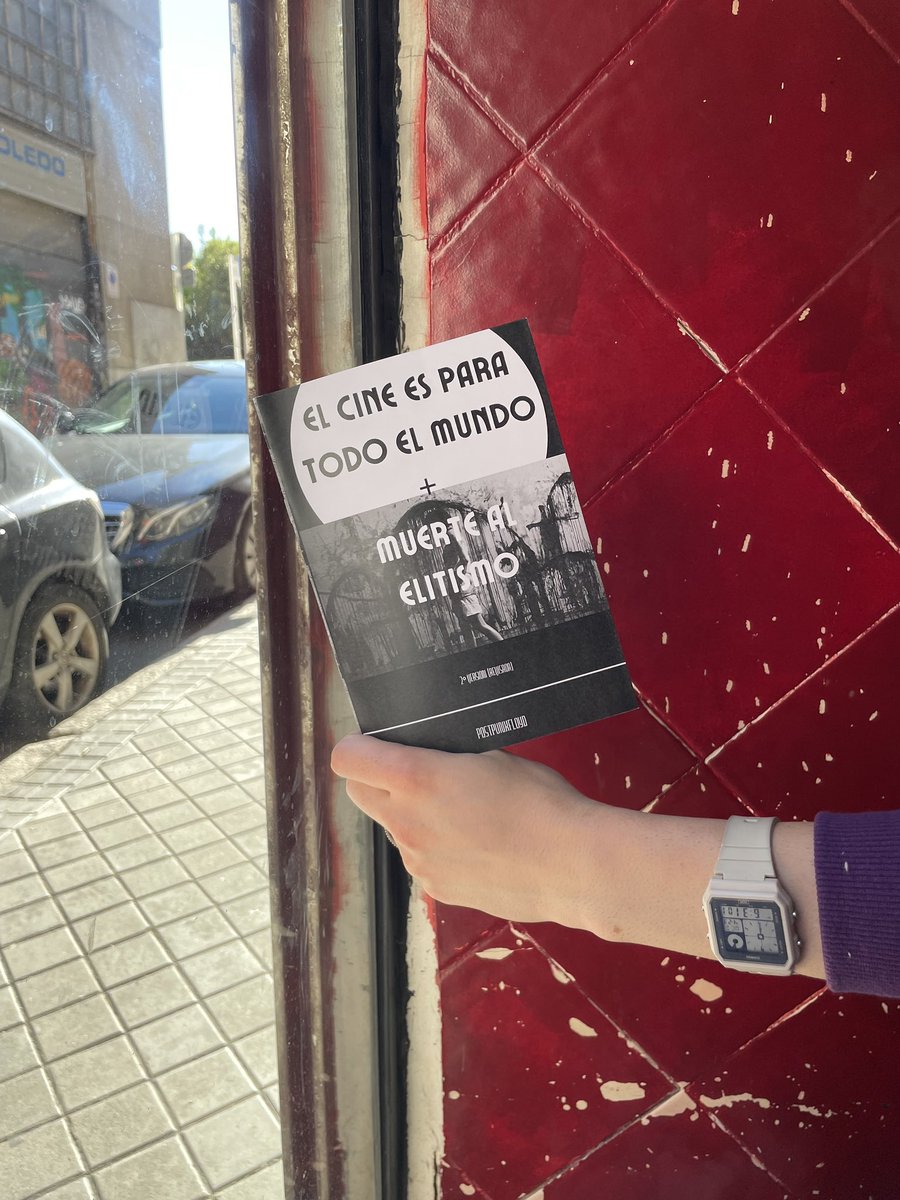 postpunkfloyd's tweet image. 🔻 Fanzine sobre cositas de cine y ser gente disfrutona !!!
Está impreso en papel guay y tiene muxa fotito todo blanco y negro eso sí 😎
5€ cada uno, puedo entregar a mano en Madrid y Valladolid y hago envíos por correo !!
Rt xfi y cualquier cosita tengo abiertos los dm !!