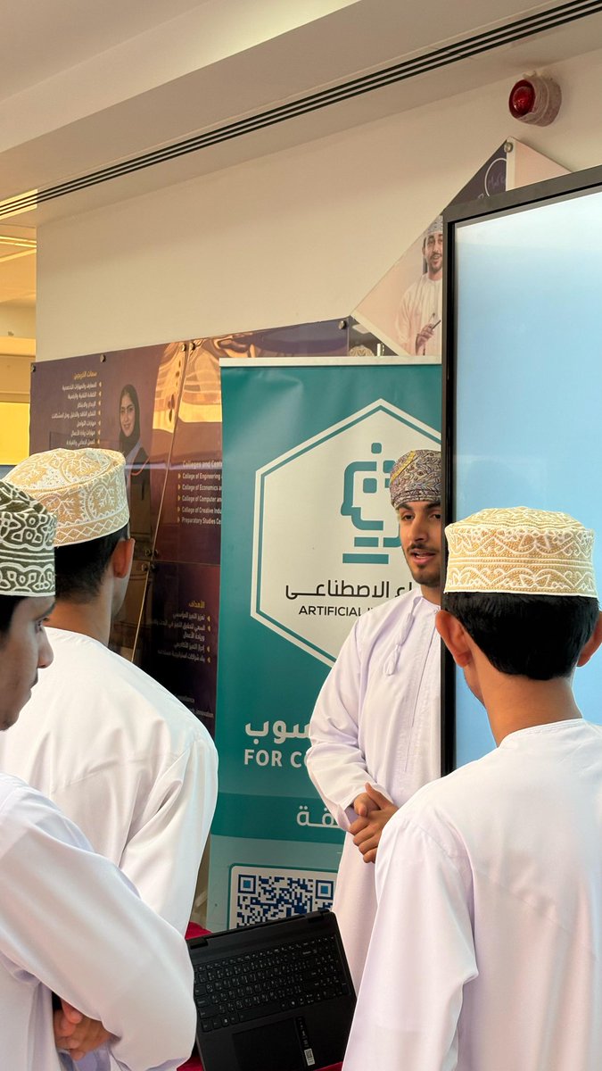 Ai_oman_'s tweet photo. سعداء بمشاركتنا في اليوم المفتوح لتقنية 
المعلومات بجامعة التقنية والعلوم التطبيقية✨

نفخر بدعم المواهب التقنية لبناء مستقبل رقمي مشرق 🇴🇲👨🏼‍💻

#الذكاء_الاصطناعي #تقنية_المعلومات #عُمان #الجامعة_التقنية #مستقبل_رقمي https://t.co/AMaepFUXzn