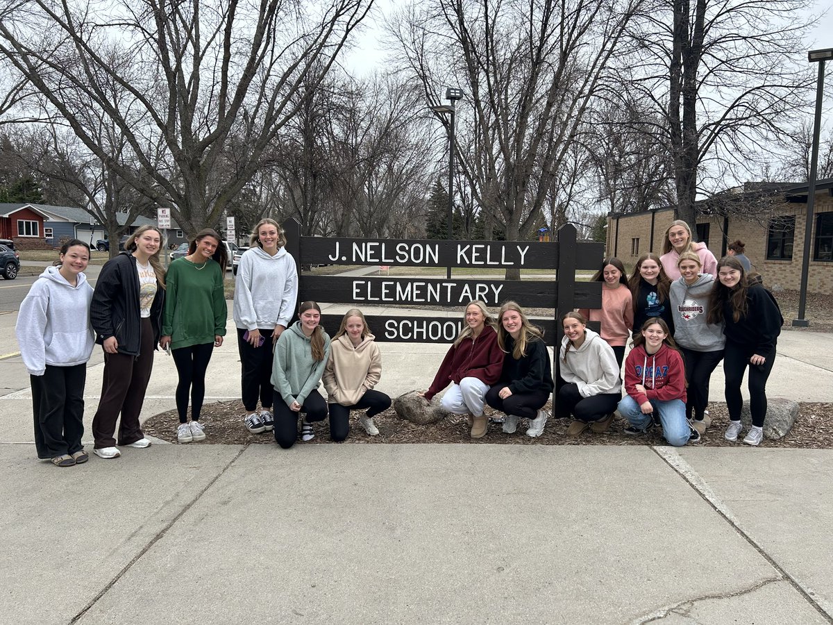 RRHSsoftball's tweet photo. Can’t say enough great things about these kids! Between game days they find the time to go read to kids at Kelly Elementary. #PACD #SaddleUp https://t.co/u60YNORVgv