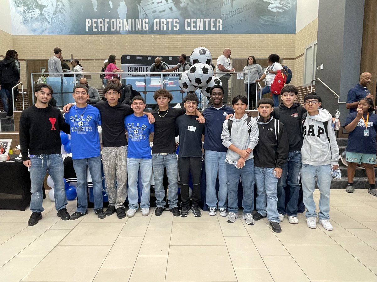 JacksonStubbs4's tweet image. Thankful for my soccer brothers. I’ll never forget you and the legacy we built at @RandleBSoccer 

Be great! ⚽️