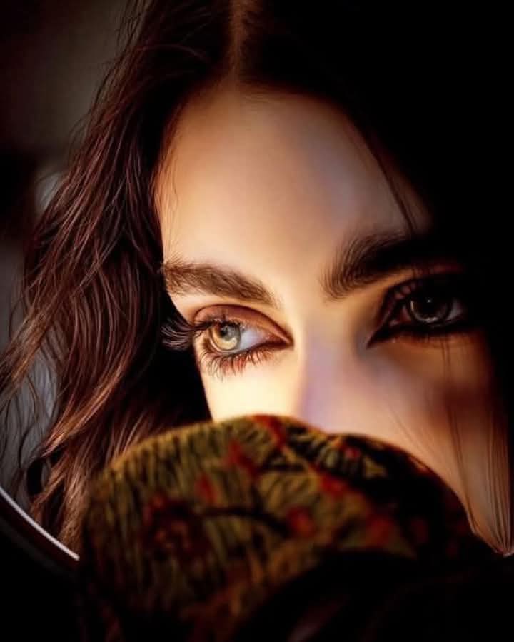 تری باتیں تری یادیں ترا چہرہ تری آنکھیں 
دل نے لُٹنا ہی تھا بچ کے کہاں جانا تھا