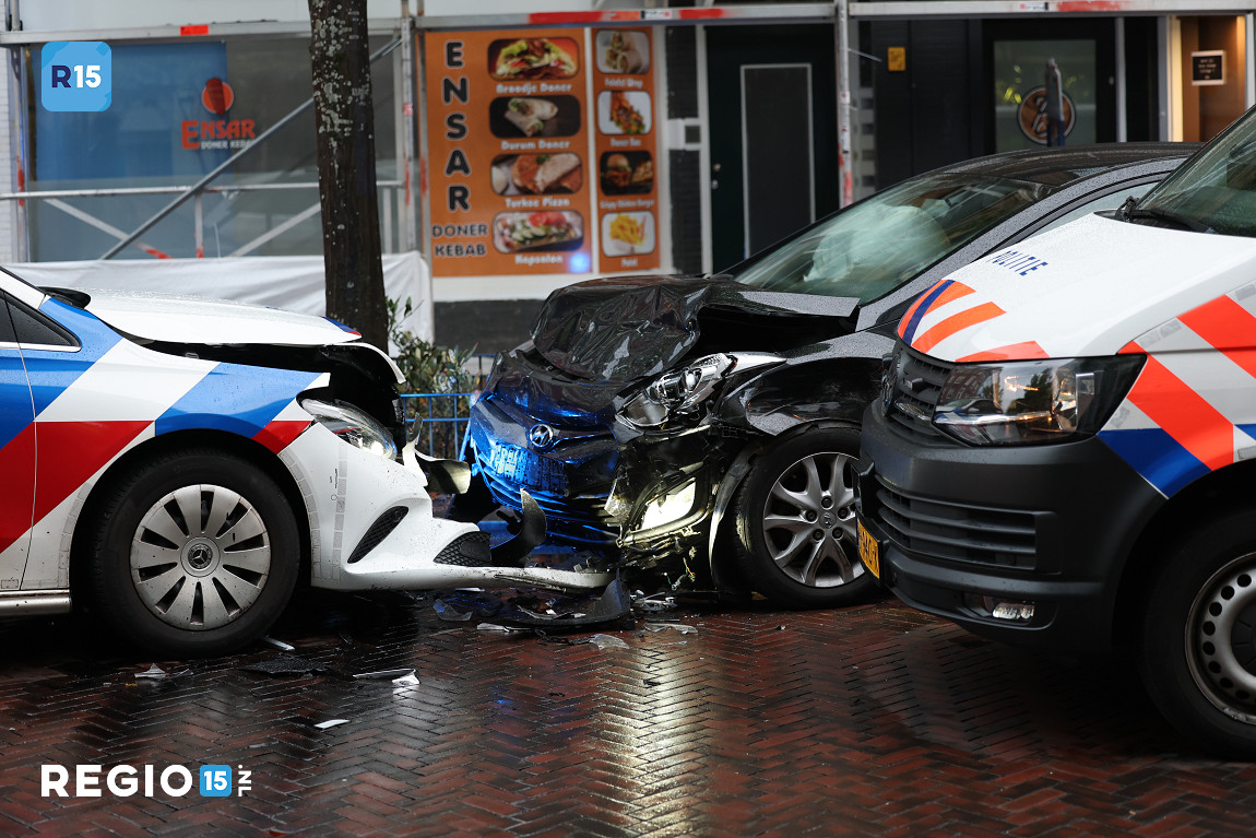 Politie-achtervolging gestolen auto eindigt met aanrijding