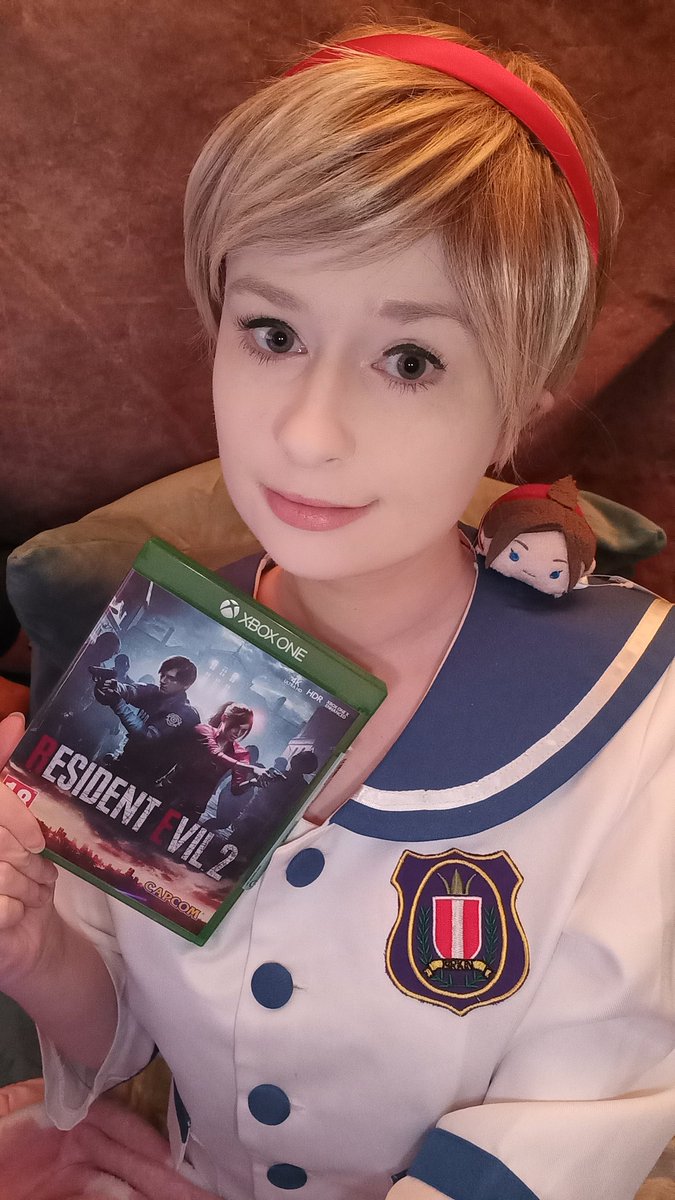 Last day of RE2Remake with all the side characters missions! Come join!

Twitch.tv/madambella 

#rebhfun #residentevil #adawong #cosplay #smallstreamer #residentevil2