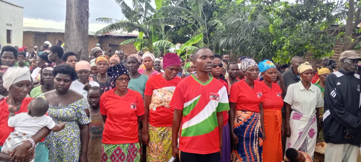 3️⃣ 🎯 Ir. #Jean_Paul_MPAWENIMANA, Secrétaire du <a href="/CnddFddNtahan/">CNDD-FDD - NTAHANGWA</a>, a déclaré : « Il est possible que cette colline soit reconnue comme un bastion du CNDD-FDD. »
🗳️ Il a exhorté les membres à viser 100 % des voix pour assurer la réussite des projets du parti.
#CNDD_FDD #Élections2025