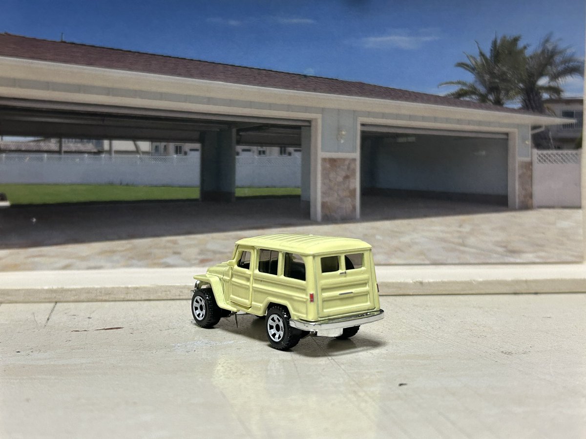 porschegmbh's tweet image. #マッチボックス  #Jeep  #WILLYS  #WAGONEER 
ワゴニアの始祖、'62ウィリスワゴンです
フロントドア、ﾊﾟｺｰﾝです🚪ﾊﾞﾀﾝｯ
後ろからのJ36感がカッコイイ👍
そしてワラワラとワゴニア会が集まりました〜
