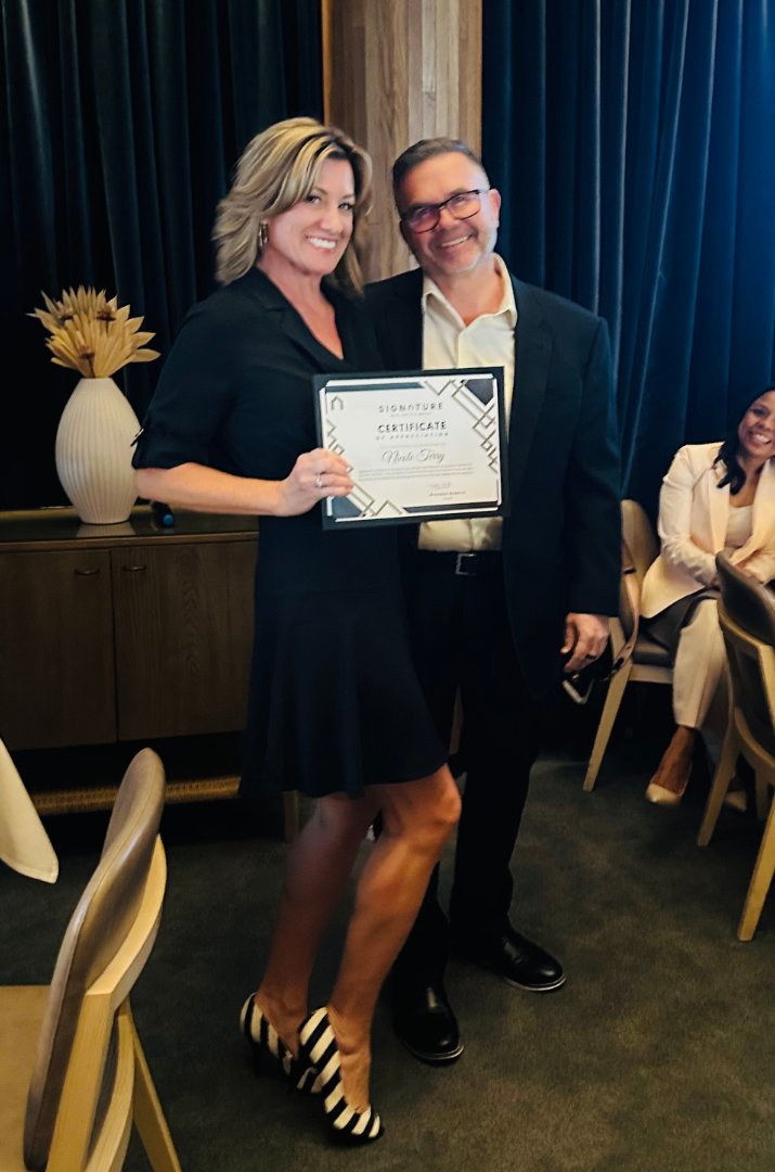 _NicoleTerry's tweet photo. Big congrats to Nicole &amp; Yared for earning Top Producer Awards for Q4 ‘24 &amp; Q1 ‘25! 💫 These two have been on fire—leading with heart, closing deals, and showing up BIG for clients. Thank you SignatureRealEstateGroup for the love! 💙
#TerryGroupStrong #BossMoves #LasVegasRealtors https://t.co/SSwjgz9AJZ