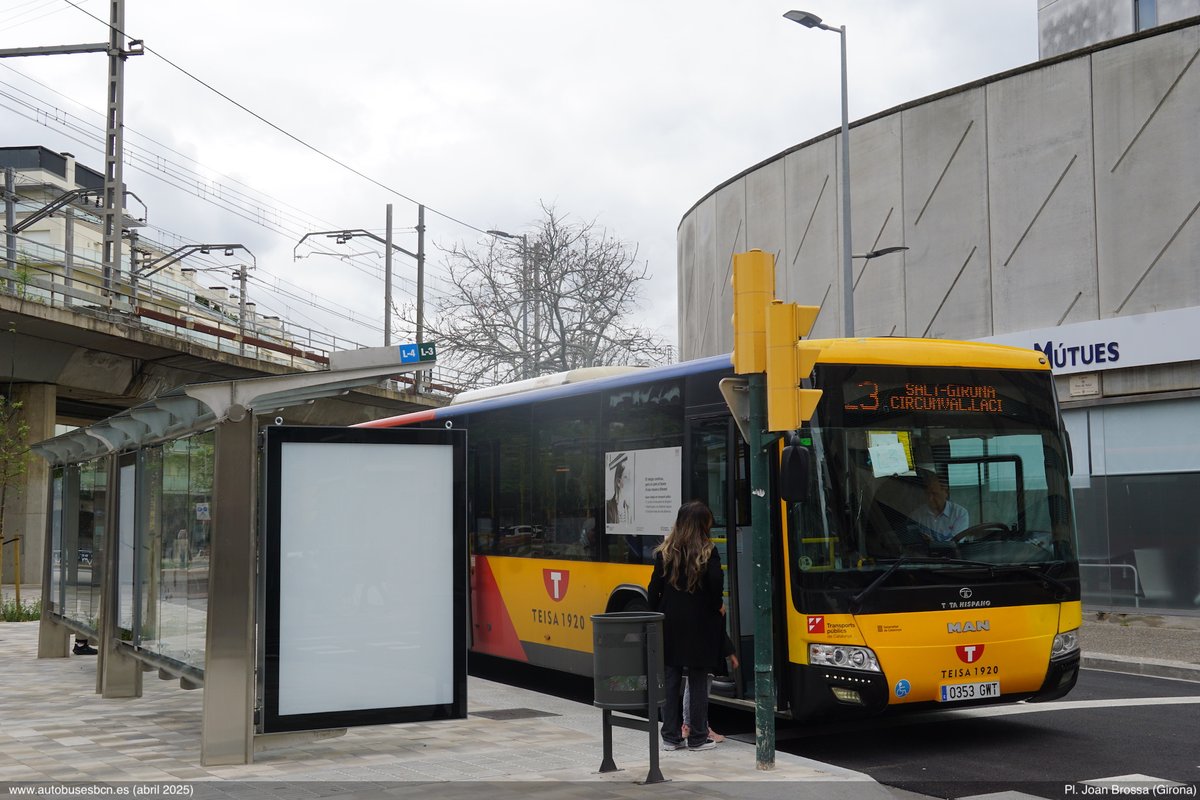 AutobusesBCN's tweet photo. El 14 de abril de 2025 se activó la terminal de bus de las líneas L3 y L4 en la Pl. Joan Brossa. Esta activación implicó la anulación de los tradicionales y veteranos terminales de Pl. Poeta Marquina y Pl. Marquès de Camps. #teisa #girona @Girona_Cat @ViladeSalt https://t.co/lm5MYJnn57