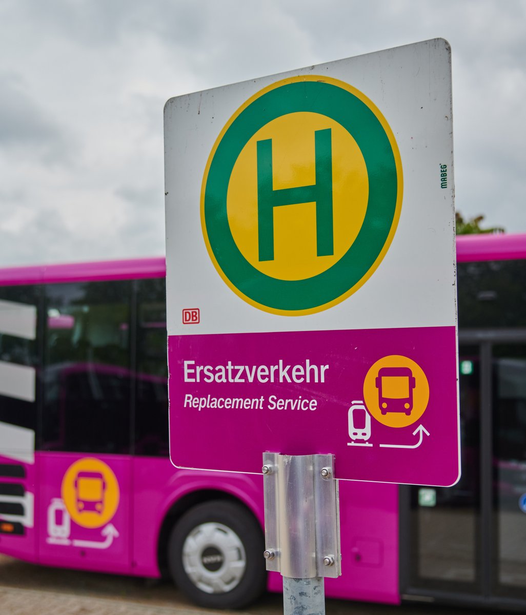 streckenagent_M's tweet photo. Update #S5 #Aying ↔ #Kreuzstraße Störung wird bis voraussichtlich Ende Juni andauern. Weiterhin Ersatzverkehr eingerichtet. Grund ist ein Defekt in der Steuerung mehrerer zusammenhängender Bahnübergänge an der Strecke. Weitere Informationen: https://t.co/bbDgteaafo https://t.co/eOextONOar