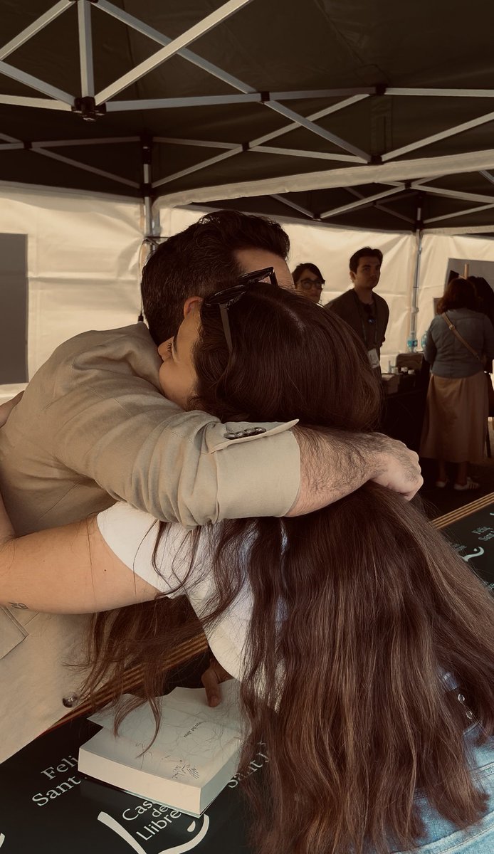 Sant Jordi 2025🌹
¿La vida nos sonríe no? Que siempre nos vaya todo bonito.
Gracias una vez más Javi❤️
<a href="/JavierCordura/">Javier Castillo</a>