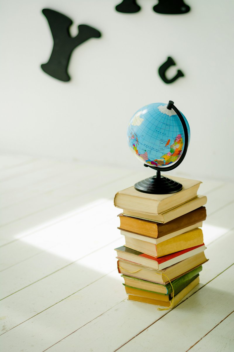 Happy World Book Day! One of our all-time favorites is "The Hobbit" by J.R.R. Tolkien. Its rich world-building, adventurous spirit, and timeless themes of courage and friendship make it a delightful read for all ages. #WorldBookDay #ReadingIsAwesome #BookLover #printbook
