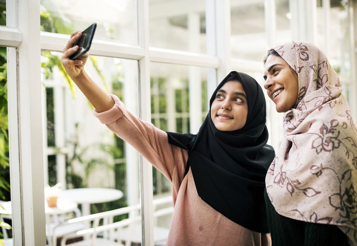 UNDP's tweet image. Girl power! 👩🔬👩🏽💻👩🔧👩🏾🏫
This #GirlsInICT Day is a reminder to break down barriers and inspire more young women and girls to follow their dreams and pursue careers in information and communications technology.
Like if you agree 💙.