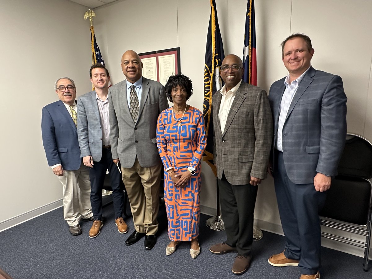 GoTriangle's tweet photo. Thank you, @ValerieFoushee for meeting w/ members of our executive team recently in Durham. Rep. Foushee &amp; staff received updates on our capital projects including RUS Bus, opening this summer. 
Thanks to our region's Congressional delegation for supporting GoTriangle! #RUSBus https://t.co/v2QHQz0AyR