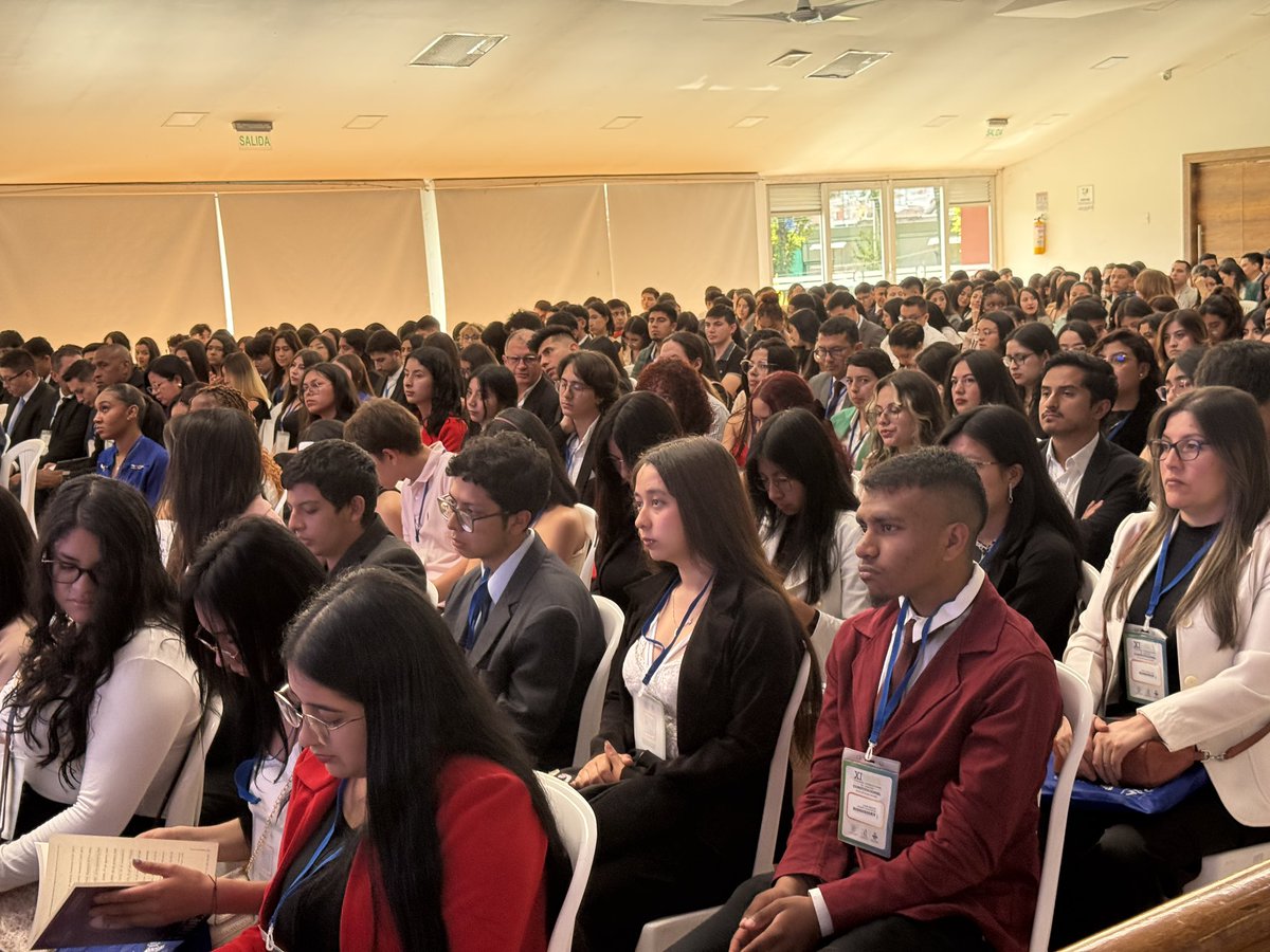 🙌✨Así avanza nuestra jornada del XI Congreso Internacional de Derecho Constitucional:
•Iniciamos con palabras de apertura cargadas de reflexión y compromiso.
•Desarrollamos la primera mesa: Problemas del siglo XXI en el Derecho Constitucional.