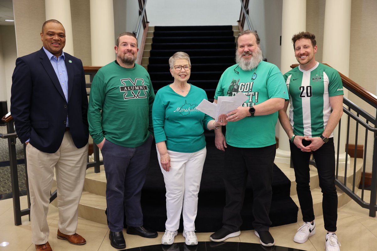 Mary Margaret King (center), president of the Woodlands Alumni Chapter, hand-delivered gifts for Day of Giving from Woodlands residents.

Our Marshall University alumni chapters are coming together to make a difference Will you join them?

💚 Give now: givingday.marshall.edu