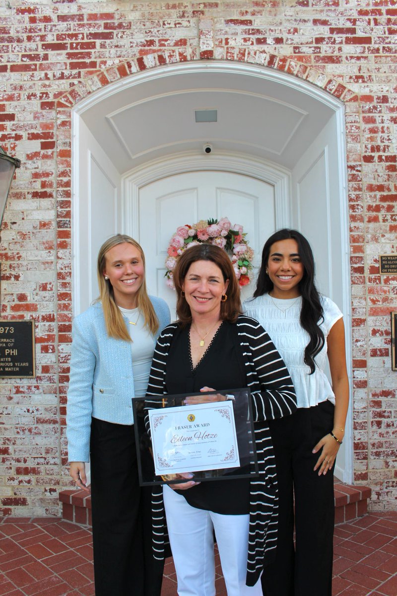 Honored to receive the Fraser award from the women of  the Pi Beta Phi sorority! #kubiology #womeninstem