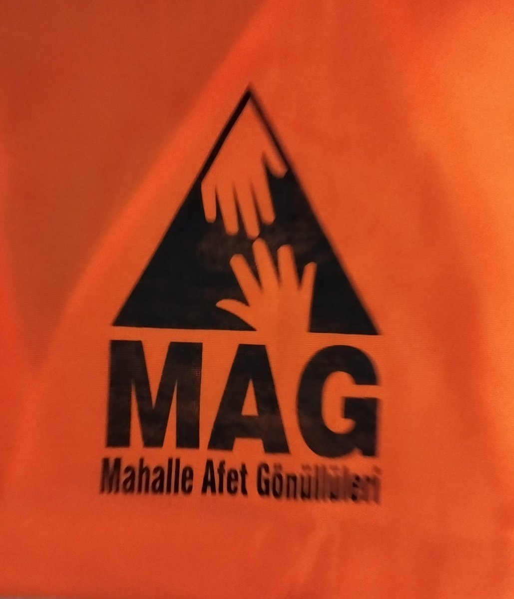 Kıymetli komşularımız  geçmiş olsun.Bugün yaşadığımız deprem hepimizi hem korkuttu hem uyardı. Beklenen Istanbul depremine hazırlıklı olmamız şart
AFET hazırlıklarına, arama kurtarma, ilkyardım, eğitimlerine katılın ve mahalle afet gönüllüsü olun
0216 340 50 80
#Koşuyolmuhtarlığı