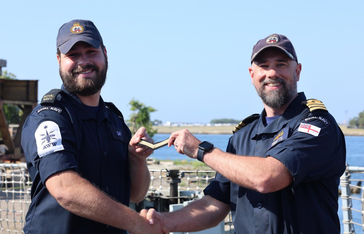 HMS_Medway's tweet photo. Milestones &amp; Recognition
Today CO, Cdr James Tibbitts  HMS MEDWAY awarded:
• AB AWW Jack Gay his 1st LSGC badge — a proud milestone.
• LET(ME) Jamie Wood - Sailor of the Rotation for outstanding dedication and going above &amp; beyond.
BZ to both!
@RoyalNavy https://t.co/nkaLJmNRlH