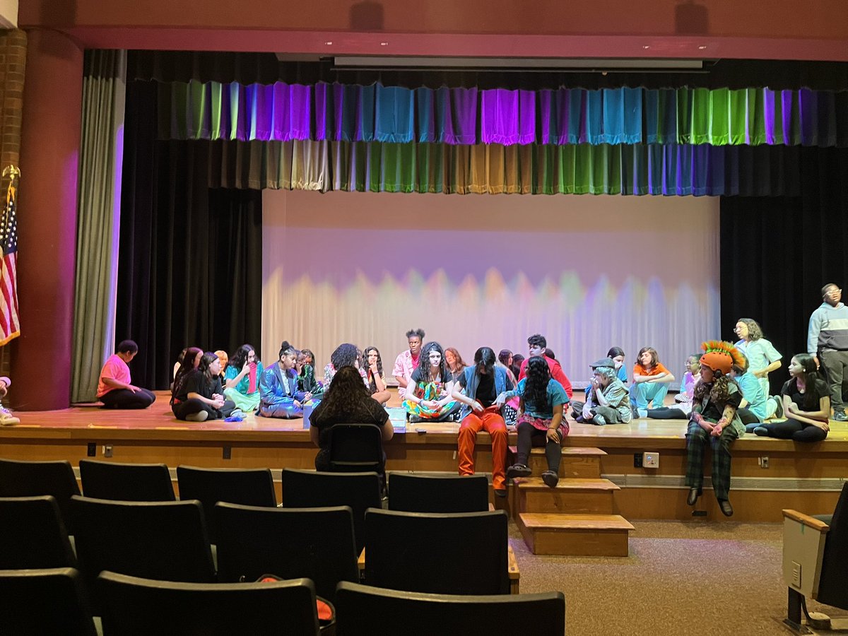 Mr. Lopez tweet media