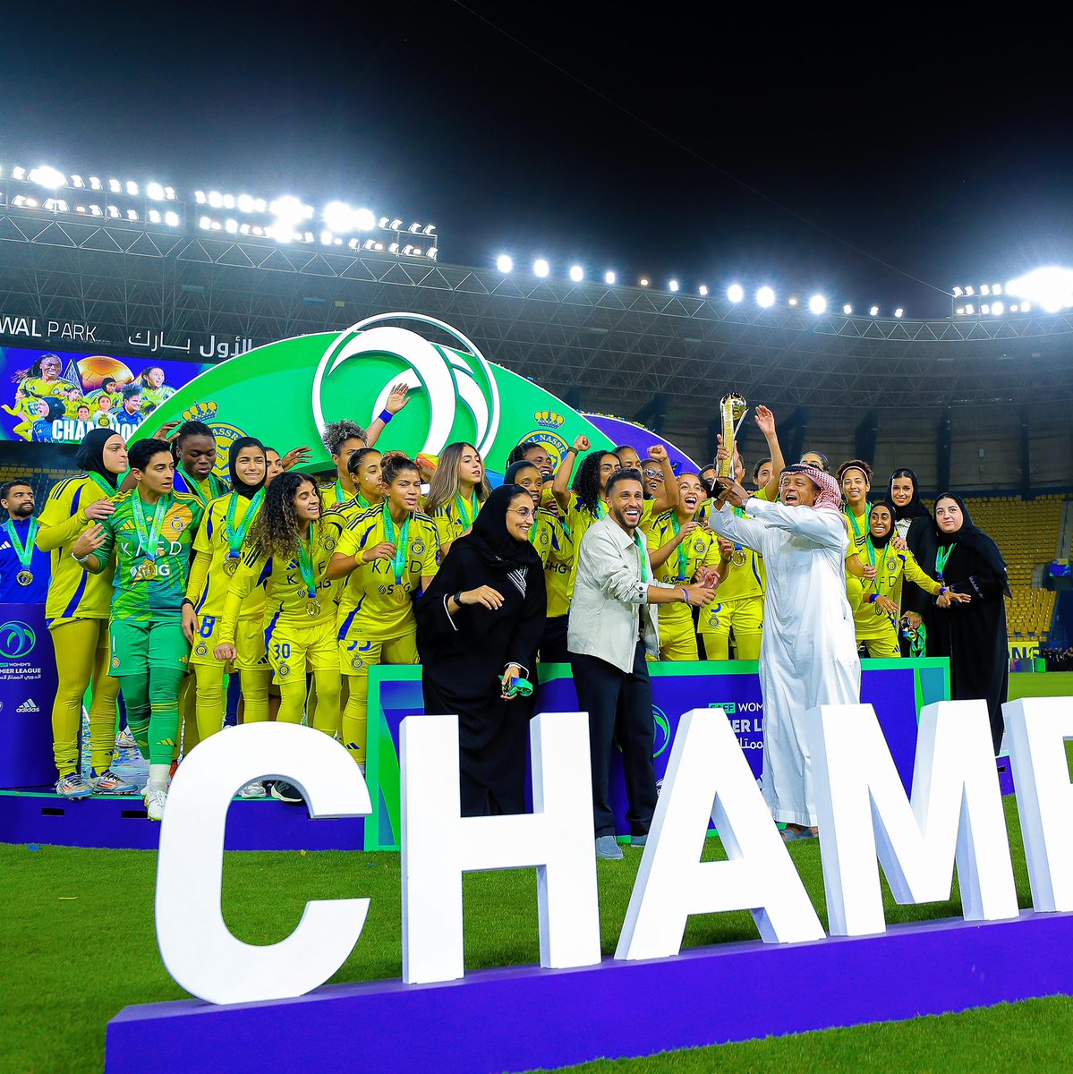 AlNassrFCW's tweet photo. بألوانِ النصـر كتبنا تاريـخ هذا الـدوري ✨
البطل الأول والثاني والثالث ( والوحيـد ) 🏆☝️ https://t.co/0Y73zuXalS