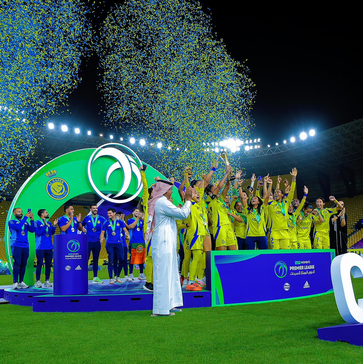 AlNassrFCW's tweet photo. بألوانِ النصـر كتبنا تاريـخ هذا الـدوري ✨
البطل الأول والثاني والثالث ( والوحيـد ) 🏆☝️ https://t.co/0Y73zuXalS