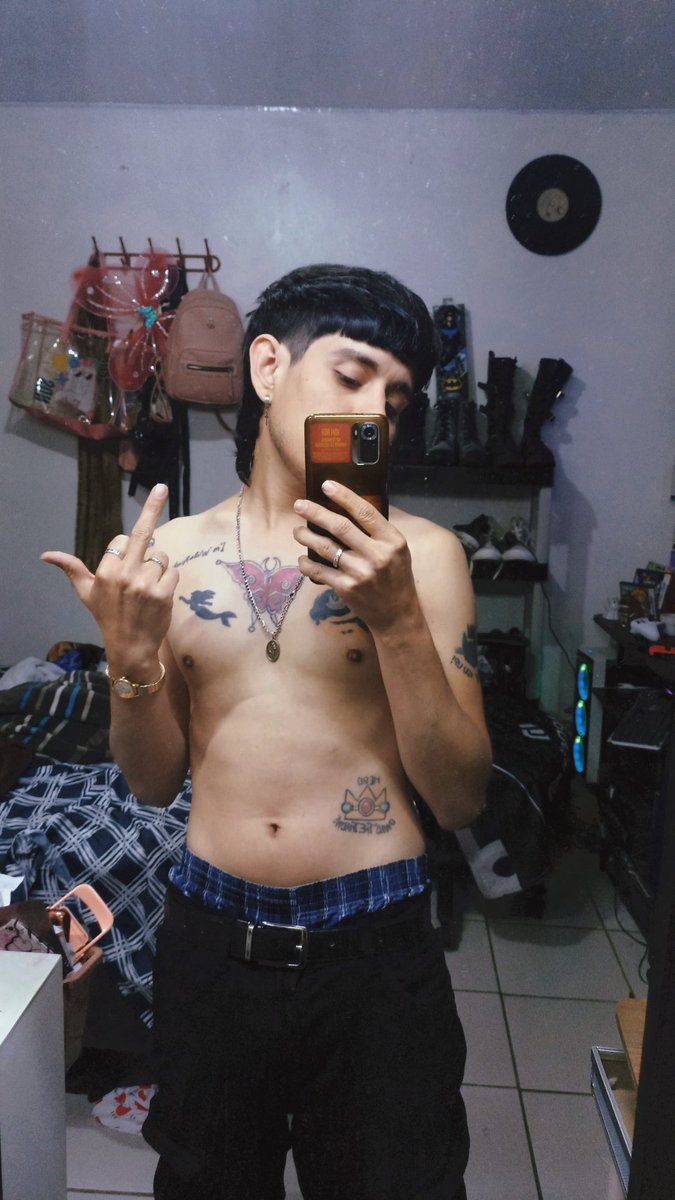 Josstrap_'s tweet photo. Me https://t.co/lKuNcC4f1V