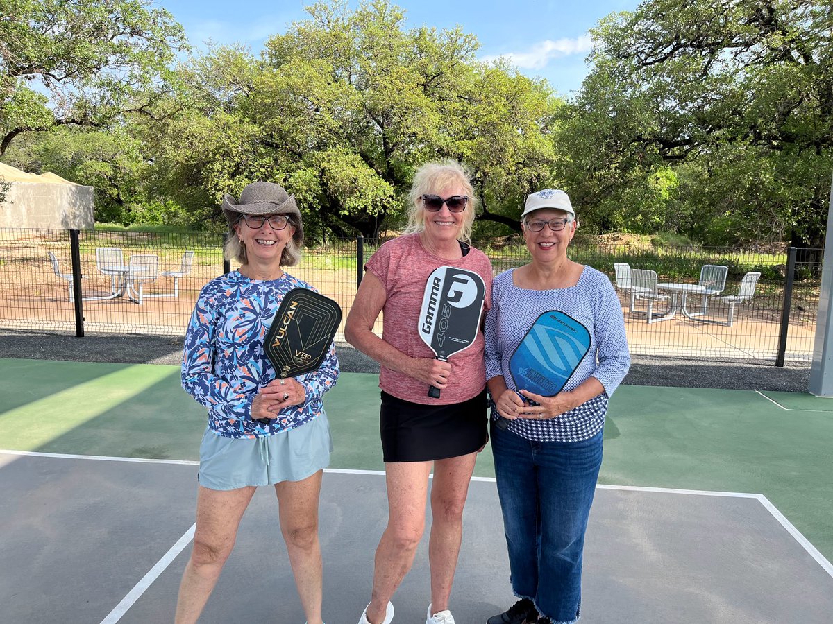 💚 Today we celebrated the ribbon cutting of the new pickleball courts at the Walker Ranch Senior Center. 
Thank you to all who attended and enjoyed green cupcakes!