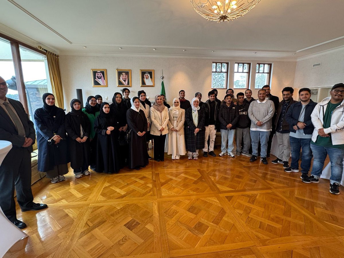 Nisreen_Alshibl's tweet photo. سعدت اليوم بإستضافة مجموعة من الطلاب السعوديين المتميزين، الذين قدموا إلى هلسنكي لحضور برنامج تدريبي في مجال صناعة الألعاب في جامعة @Metropolia بالتعاون مع @McitGovSa @SdaAcademy واستمعت لتجاربهم ومشاريعهم المتميّزة، متمنية لهم طيب الإقامة. https://t.co/p9XznioKVY