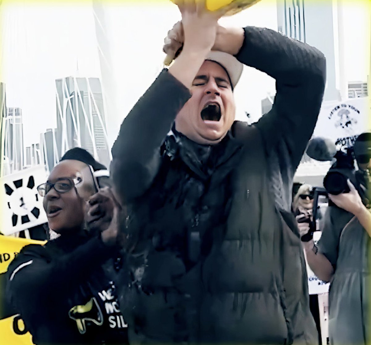 Tonight we have <a href="/TheProjectUnity/">Jay Anderson</a> and <a href="/DaniaVizzi/">Dania Vizzi, OLY</a> on the show + <a href="/alexstein99/">Alex Stein #99</a> got ASSAULTED at a climate protest!

Tune in at 7 PM ET -> youtu.be/L3NlMQxLjs0