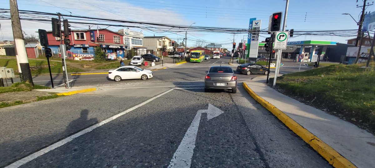 ✅🚦 ATENCIÓN #PuertoMontt: durante esta tarde culmina proceso de modernización en intersección semaforizada de calle Crucero con Los Sauces. 

Con esto, el cruce se conecta al Centro de Control de #UOCT a fin de optimizar los tiempos de viaje; también, se instaló una cámara para