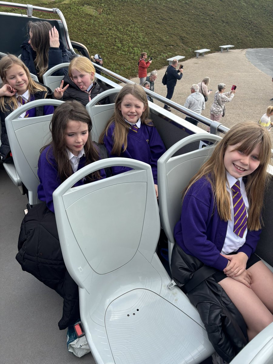 MissCarbery tweet media