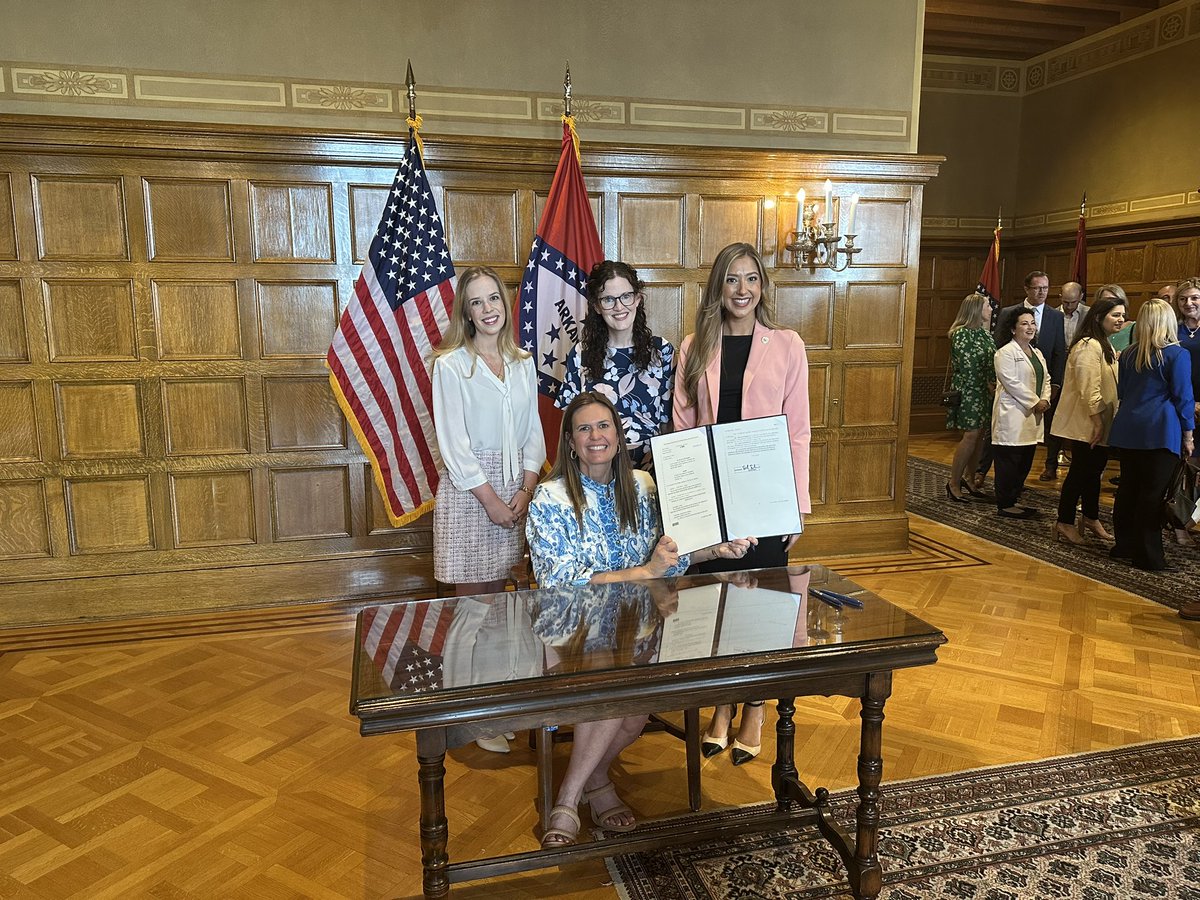 EPPCdc's tweet photo. We're in Arkansas today to celebrate the signing of the RESTORE Act with Governor @SarahHuckabee 

This important legislation empowers couples and will help provide medical care to address the root causes of the infertility crisis! https://t.co/646VdY4rRW