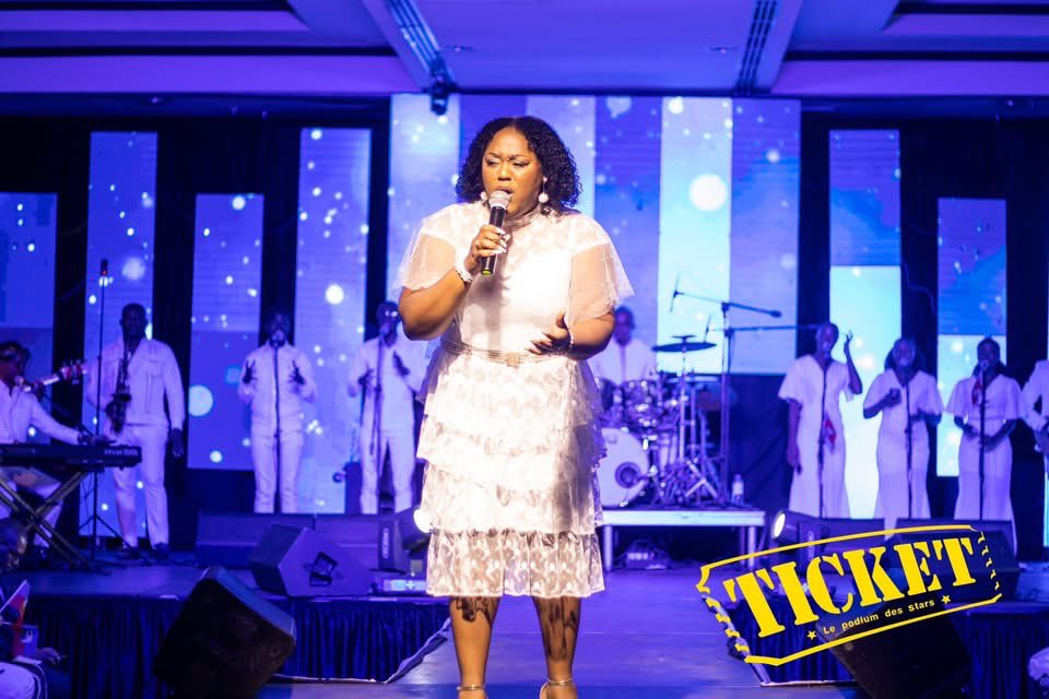 Barbaracassa's tweet image. 22 Et à l’heure qu’ils commencèrent le chant du triomphe et la louange, l’Eternel mit des embûches contre les enfants de Hammon, les Moabites, et ceux du mont de Séhir, qui venaient contre Juda, de sorte qu’ils furent battus.
2 Chroniques 20: 21-22 #wr 
#pwomèspam #yttn