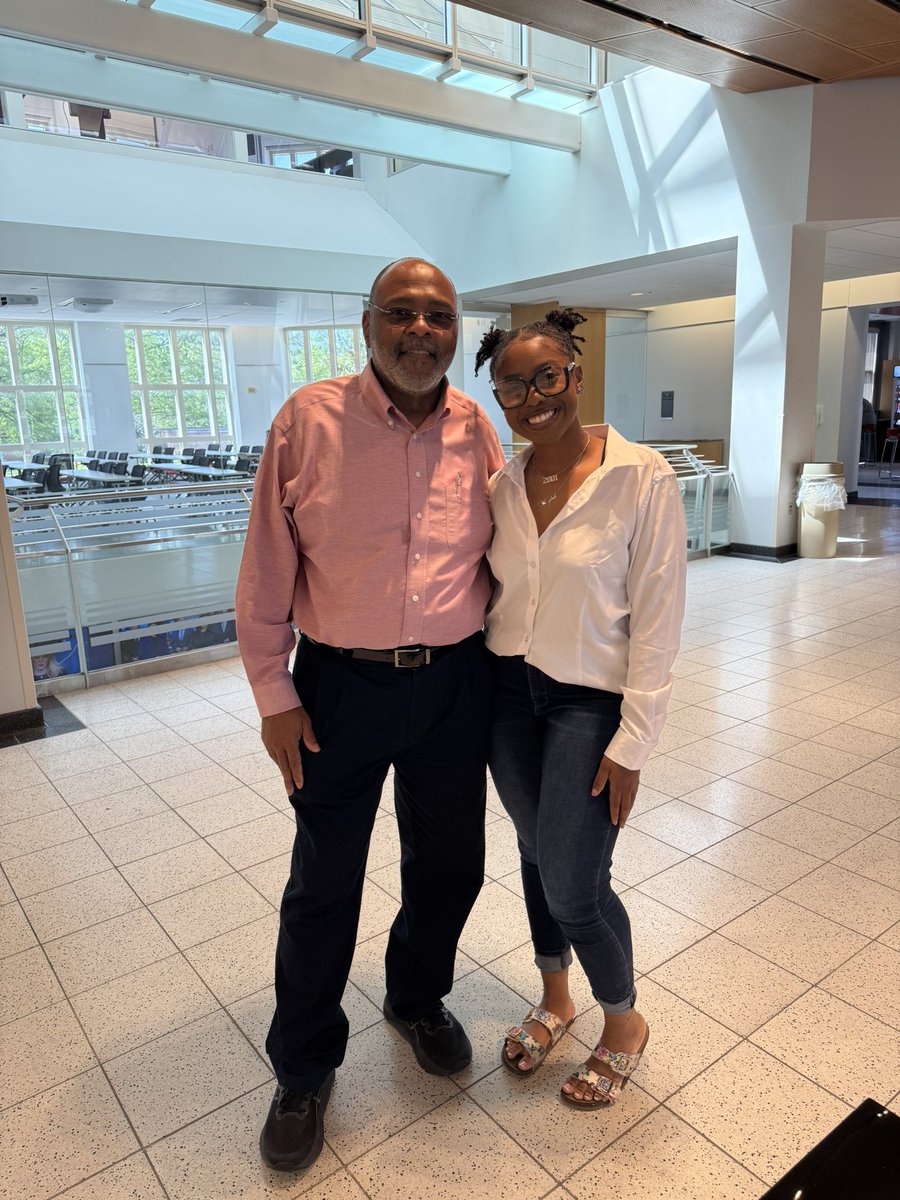 I defended my graduate thesis yesterday. Thankful for my amazing thesis committee! #Mizzou <a href="/mujschool/">Mizzou Journalism</a> 🐯