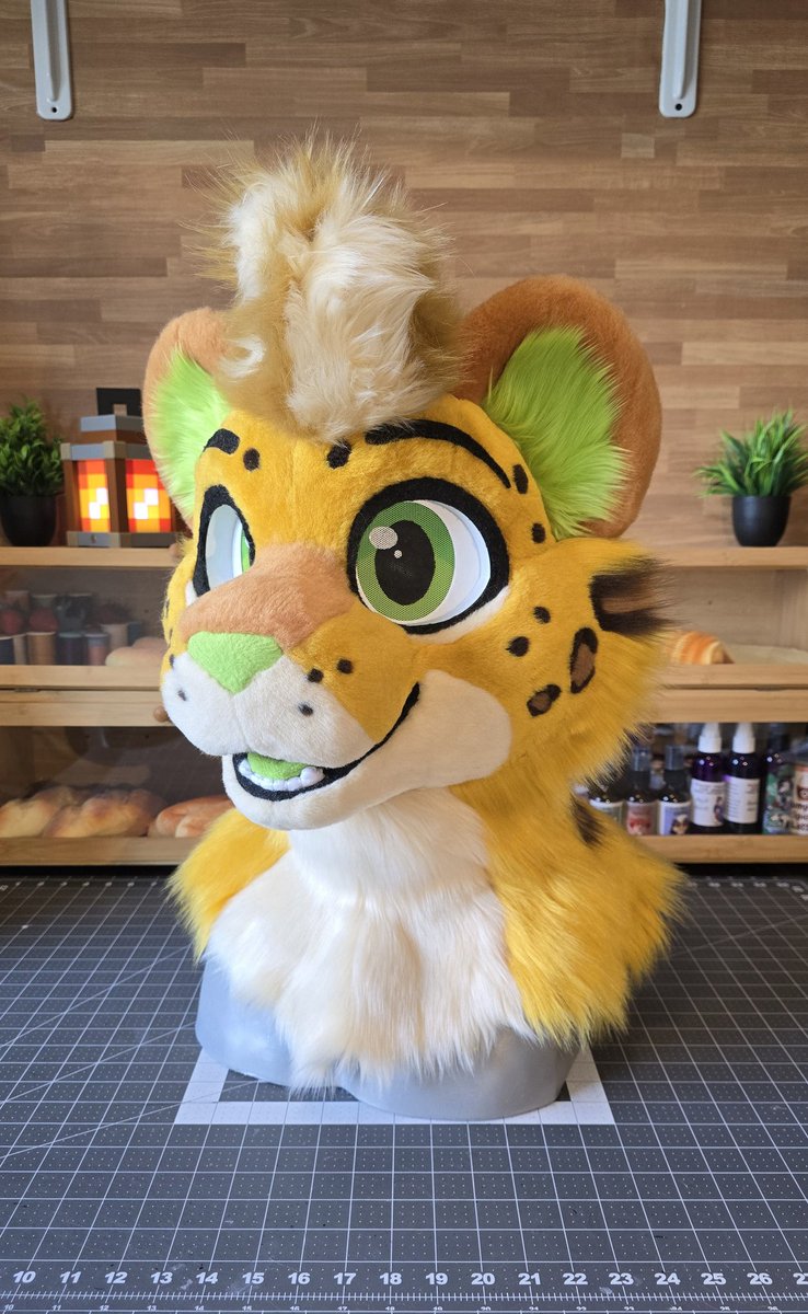 BakeryFursuits's tweet image. Hey guys! Say hello to another member of the family, June✨️🐱!