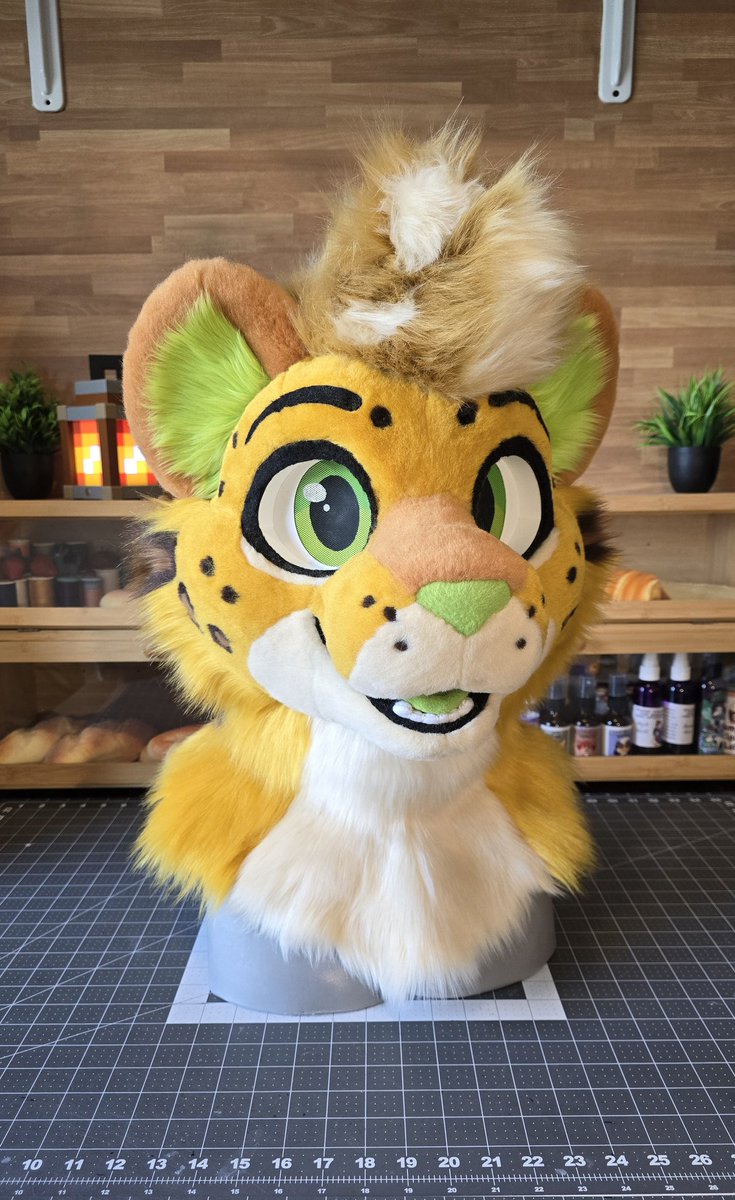 BakeryFursuits's tweet image. Hey guys! Say hello to another member of the family, June✨️🐱!