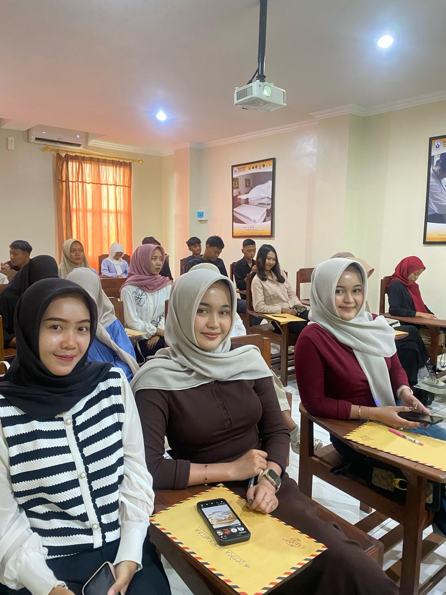 DeAccessTC's tweet photo. ENGLISH PRE- TEST (HARI PERTAMA)

Konseling &amp; Konsultasi 0857-2633-9999
https://t.co/wae4eeDxO5

#deaccess #lulusanSMA #ppdb2025 https://t.co/NBZtB9LqkW
