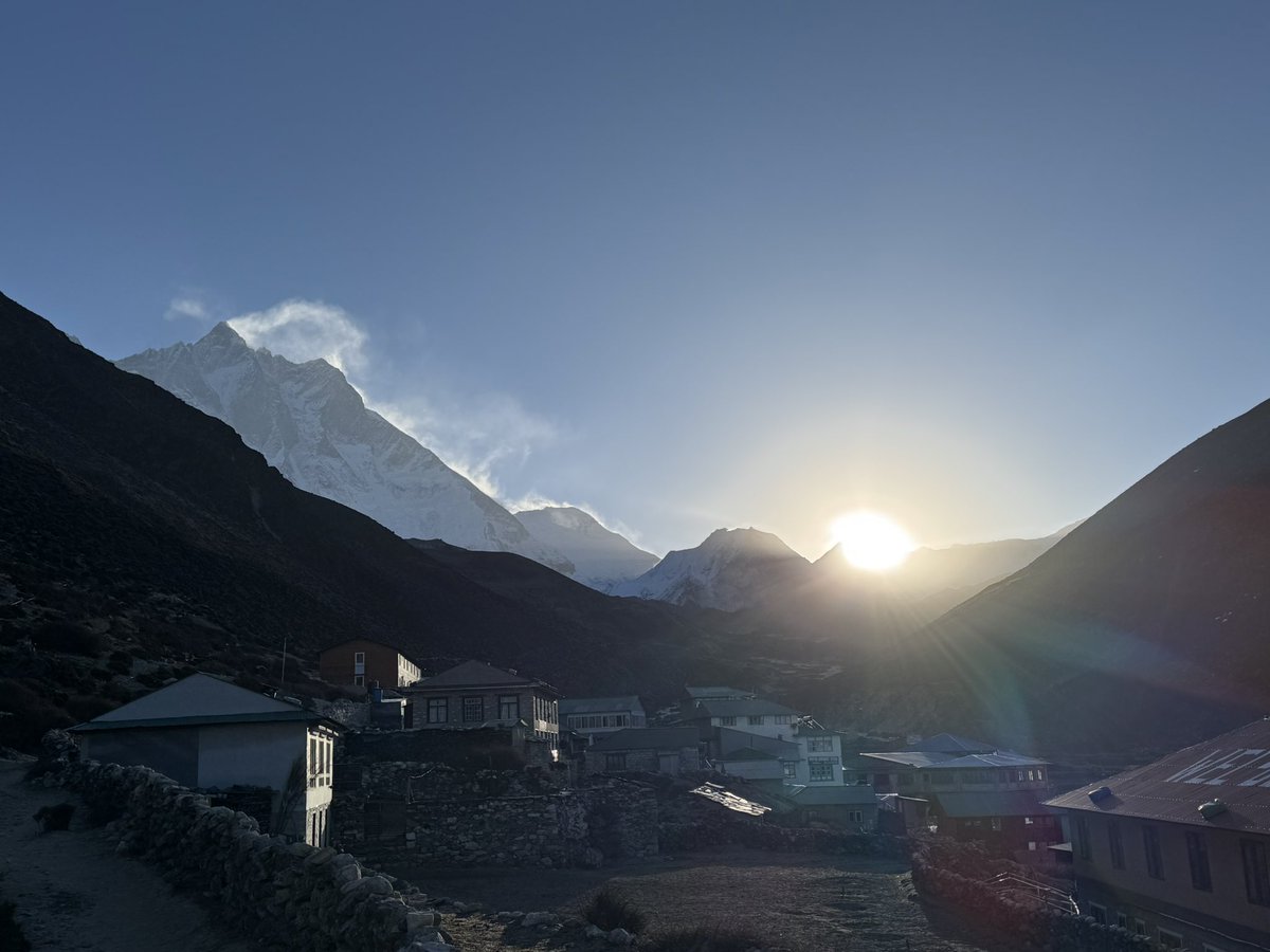 antmiddleton's tweet photo. I may be ‘leading’ a group of 10 to Everest Base Camp but the first thing on my mind when I wake is ‘leading’ London to a safer a more secure capital where people can wake up early and feel a vibrant and energetic London once again! 🫡🇬🇧 https://t.co/9gxdnnsHoH