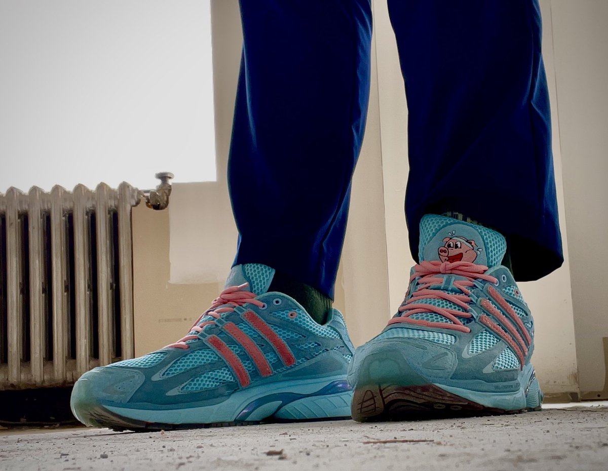 Straight to the toe thanks <a href="/unheardofbrand/">unheardofbrand</a> 🐷💙