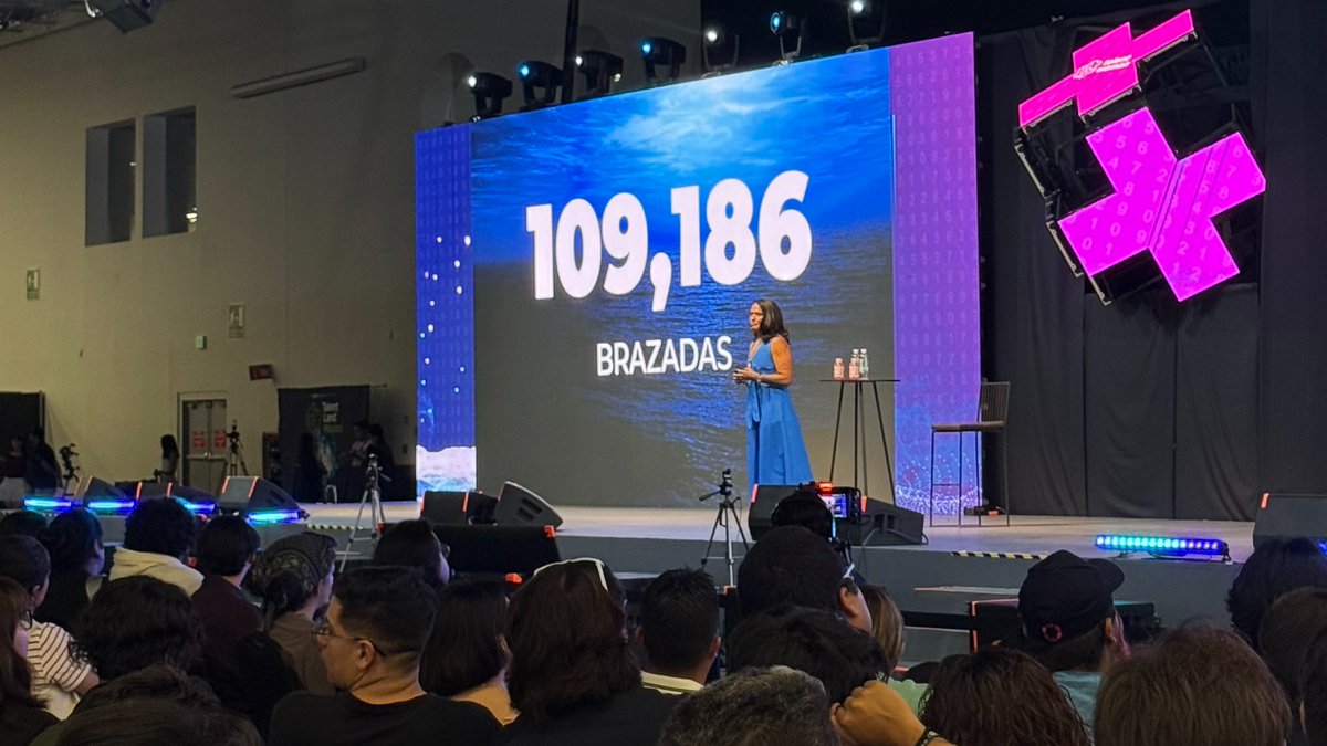 Talent Network (@talentrepublic_) on Twitter photo 🌊💪 <a href="/NoraToledanoC/">Nora Toledano</a>, la primera mujer latinoamericana en conquistar los Siete Mares, compartió en #TalentLand2025 una charla poderosa sobre resiliencia, trabajo en equipo y el valor de trazar metas claras.
📸 Revisa las fotos de esta experiencia que tocó con fuerza el corazón de 🌊💪 <a href="/NoraToledanoC/">Nora Toledano</a>, la primera mujer latinoamericana en conquistar los Siete Mares, compartió en #TalentLand2025 una charla poderosa sobre resiliencia, trabajo en equipo y el valor de trazar metas claras.
📸 Revisa las fotos de esta experiencia que tocó con fuerza el corazón de