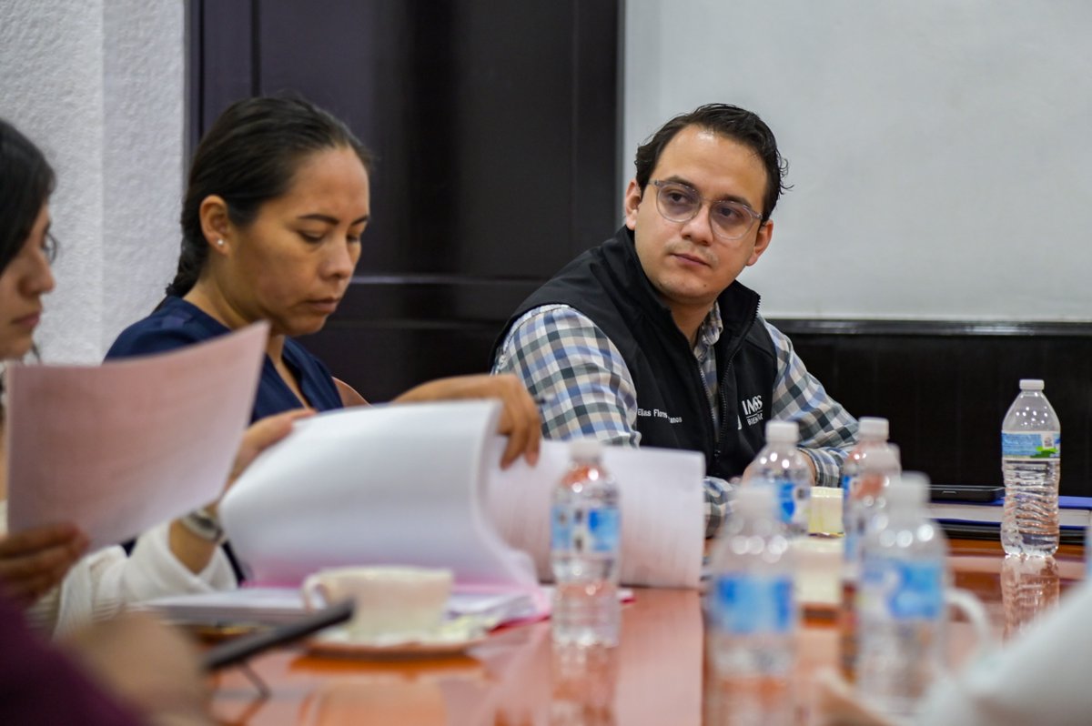 Ante el próximo inicio de operaciones del Hospital de la Mujer y la Niñez en Coatzacoalcos, sostuvimos una reunión de coordinación entre el Ayuntamiento y el IMSS-Bienestar, institución que está a cargo del centro médico. Aunque se trata de una instalación federal, las calles